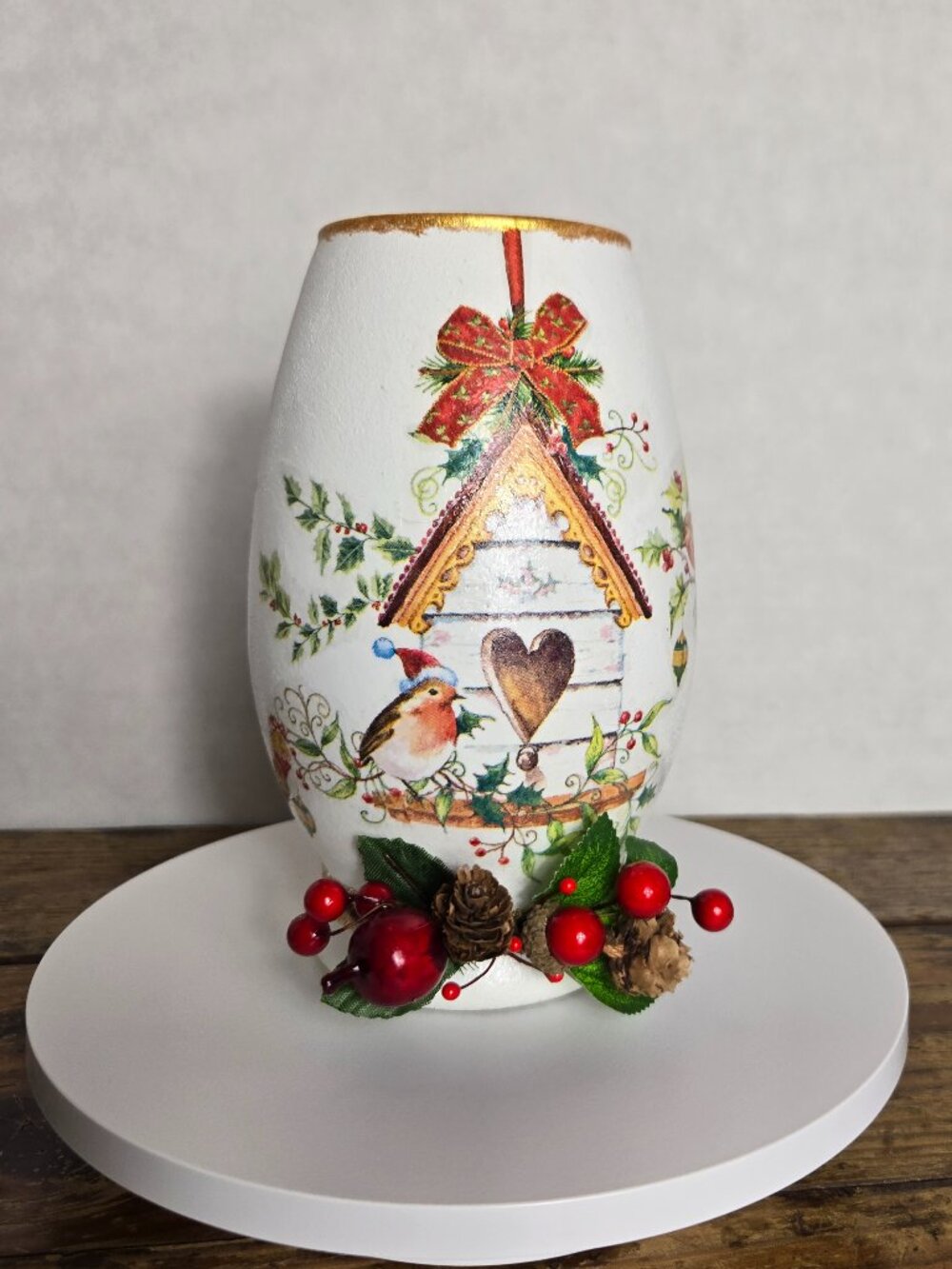 Christmas Glass Vase, Holiday Birds & Bird House Holly Berries, Gold trim 7"